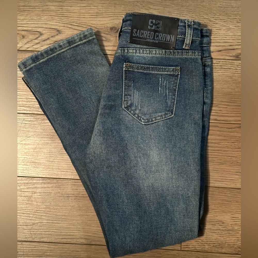 Sacred crown dark wash women’s jeans size 14 jeans distressed size NWOT